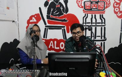 Pengenalan Dunia Broadcasting di Politeknik Indonusa Surakarta