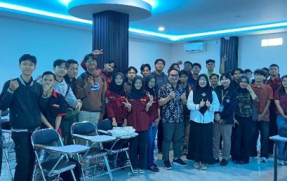 Politeknik Indonusa Surakarta Hosts Visiting Professor to Discuss the Media Digital